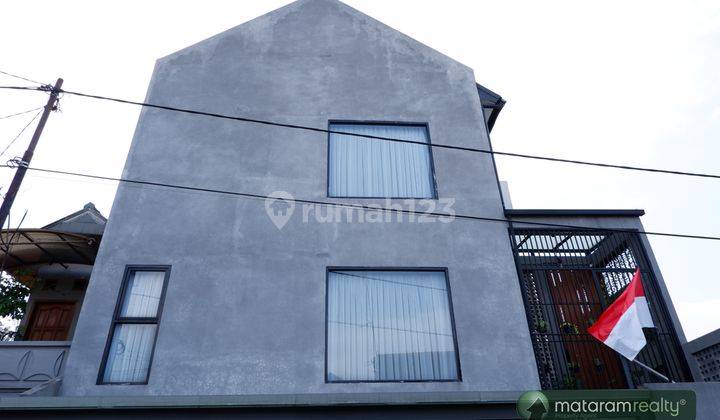 Rumah Baru Design Industrial Modern, Full Furnished di Padasuka, Bandung Utara - Full View 1