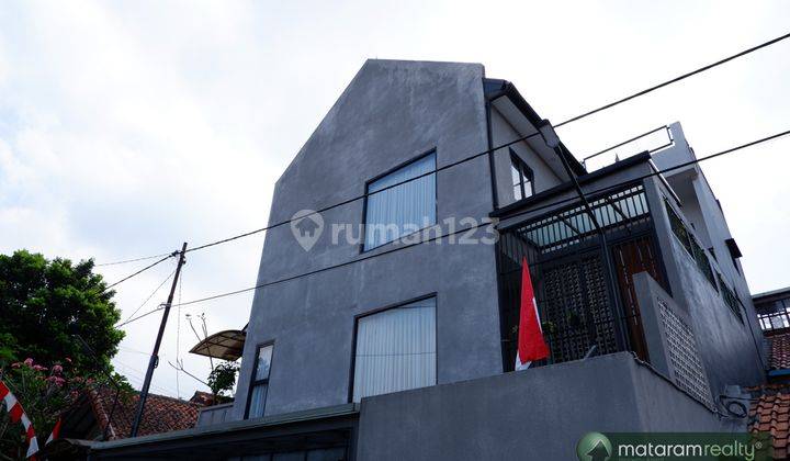 Rumah Baru Design Industrial Modern, Full Furnished di Padasuka, Bandung Utara - Full View 2