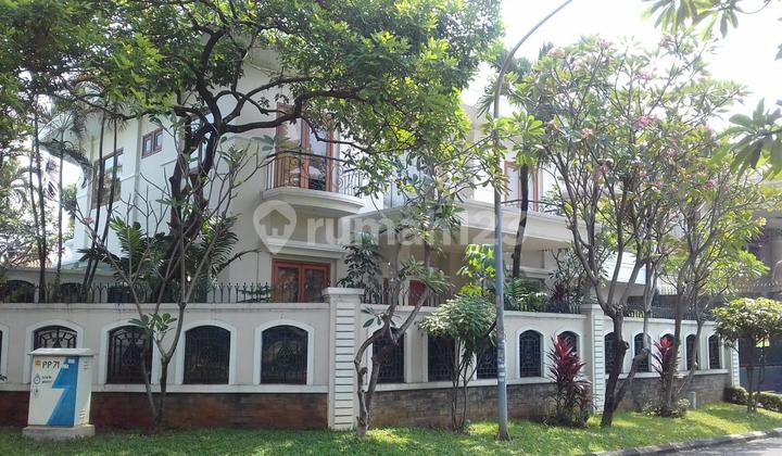 Rumah Pondok Indah, Halaman Luas , Pondok Indah 2