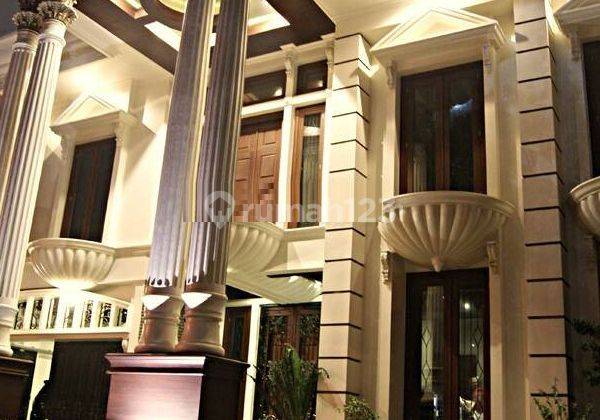 Rumah Istana Luxury Classic Mediterania di Jalan Sumatera, Surabaya SHM 2 Lantai LT 1100 m2 LB 1000 m2 KT 5 KM 5 2