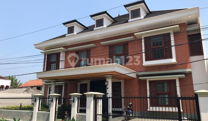 Dijual Rumah Mewah di Jl. Ngesrep Barat Iii, Semarang 1