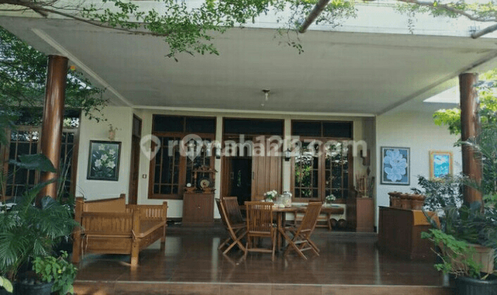 Rumah besar di jalan karawitan kota bandung 1