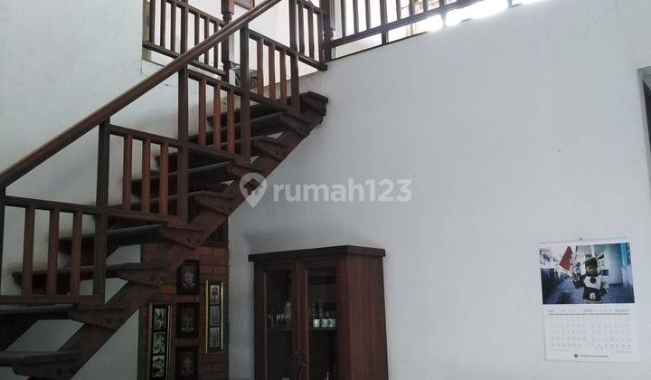 Rumah Bambu Apus Taman Luas 2 Km Tol 2