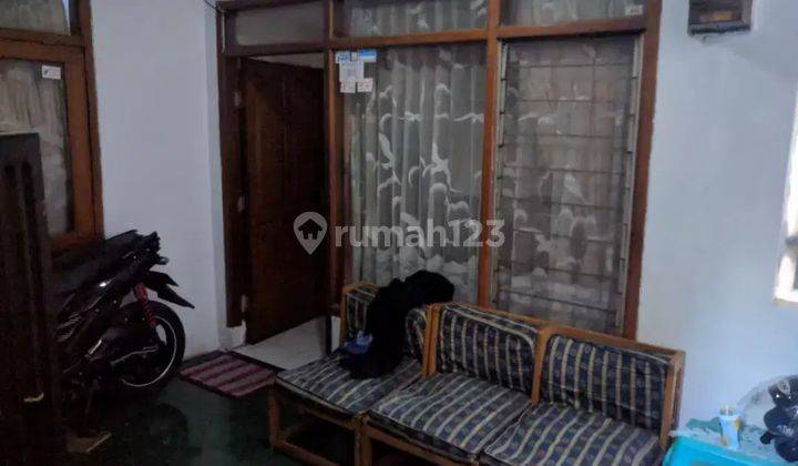 rumah dan kostan aktif dalam gang ditengah kota tubagus ismail 2