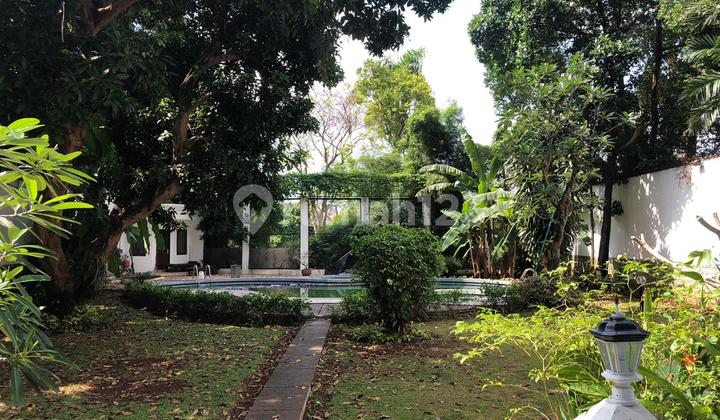 Rumah pondok indah 6 BR sangat luas 2