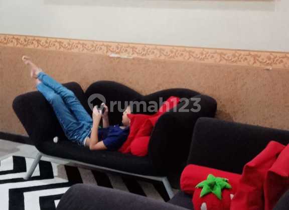 Rumah Mewah 2 Lantai dengan Halaman Luas Bonus 5 Kamar Kost 2