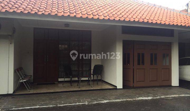 RUMAH SALEMBA HALAMAN LUAS BANYAK POHON 2