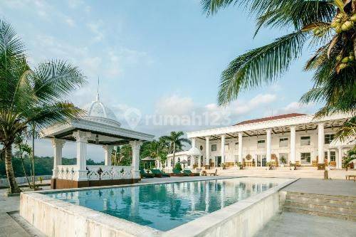 Beautiful and Luxurious 3 Storey Villa Facing To The Indian Ocean In Bali Village 2