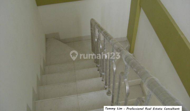 Rumah 2 1/2 Lantai Jalan Labu. Siap Huni. Harga NEGO 2