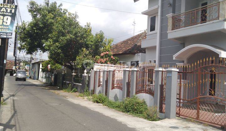 Rumah Plus Kos-kosan Jalan Kaliurang 2