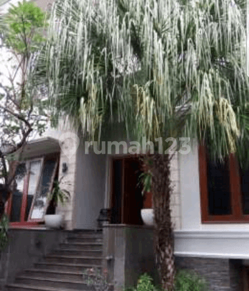 Rumah Mewah Dan Cantik
di Jl Ki Mangunsarkoro 1