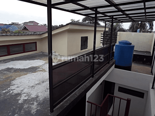 Rumah Cantik Modern Minimalis Siap Huni Lokasi Strategis di Bekasi Barat 2