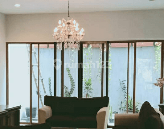 Rumah 4br, Furnished di Kemang, Jakarta Selatan 2