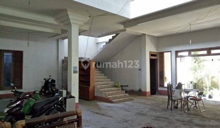 Rumah Besar Di Kota Baru 2