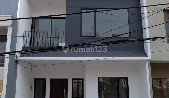 Rumah 3 lantai di Kelapa Cengkir Timur 4 BR luas (7x18) 126 m2 UF Kelapa Gading Jakarta Utara 1