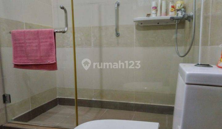 Rumah 2 lantai di Pondok Kelapa 4 BR luas 240 m2 Furnished Duren Sawit Jakarta Timur 2