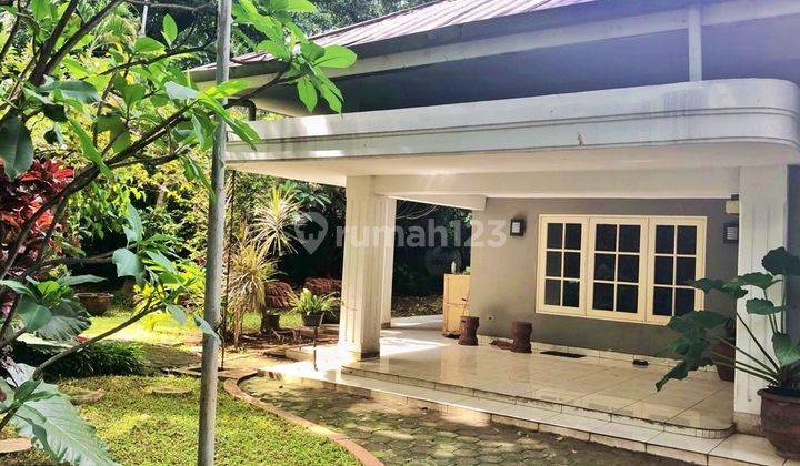 Rumah Tua Strategis di Area Blok M 1