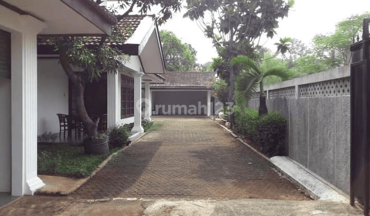 Rumah lama layak huni kemang 2