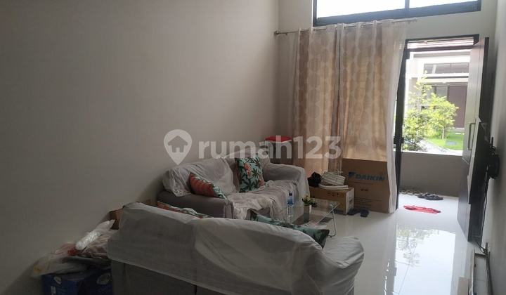 Rumah Minimalis Siap Pakai seperti Baru di Tatar Simakirana - Kota Baru Parahyangan (TM)