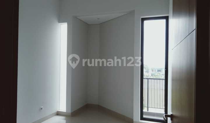 Rumah Baru Siap Huni Setraduta 2