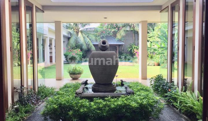 Rumah 2 Lantai dengan Pool design Modern Tropical di Cilandak Cipete