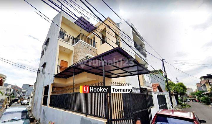 RUMAH Cantik Hook 3 lantai daerah Tomang, Jakarta Barat 1