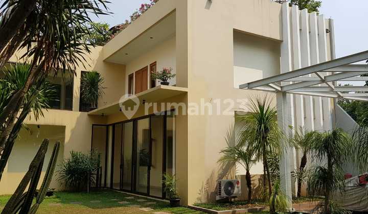 RUMAH MEWAH DENGAN LOKASI YANG STARATEGIS 2