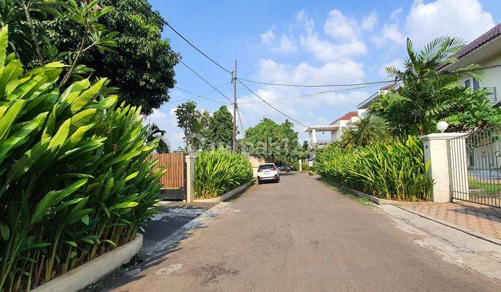 Rumah Dengan Halam Luas Kolam Renang Di Cipete Jakarta Selatan 2