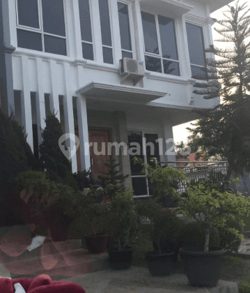 Rumah Mewah 2 Lantai di Manyaran 2