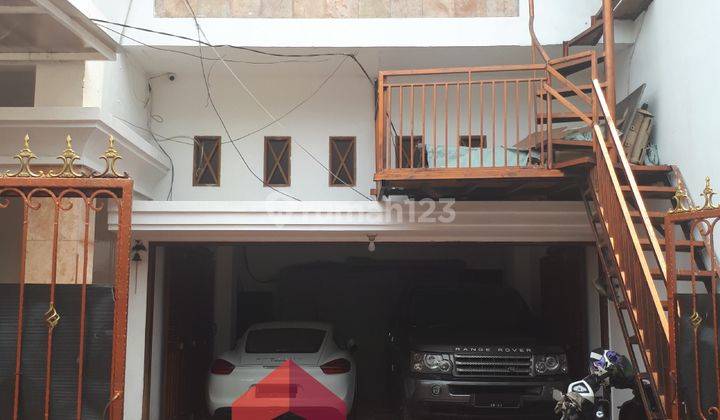 Rumah 2 lantai, luas dan strategis di kawasan Kemang Kebayoran Baru, Jaksel 1