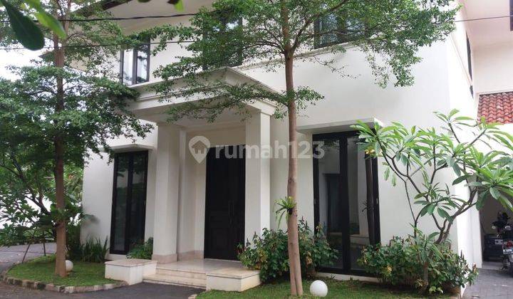 Beautiful tropical house in small compound Kemang area 1