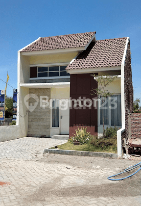 2 Lantai rumah minimalis harga 300 jt an, Gading Intan Driyorejo 1