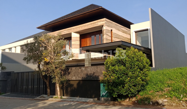 Setra Duta - Dijual Rumah Mewah Baru di Setra Duta, Bandung