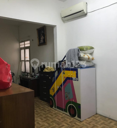 Rumah Tua Hitung Tanah dengan Lokasi Terstrategis 2