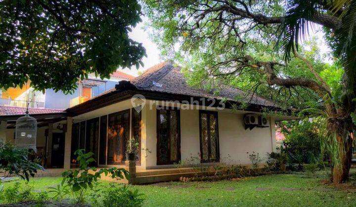 Rumah dalam komplek bergaya Classic di Cipete 2