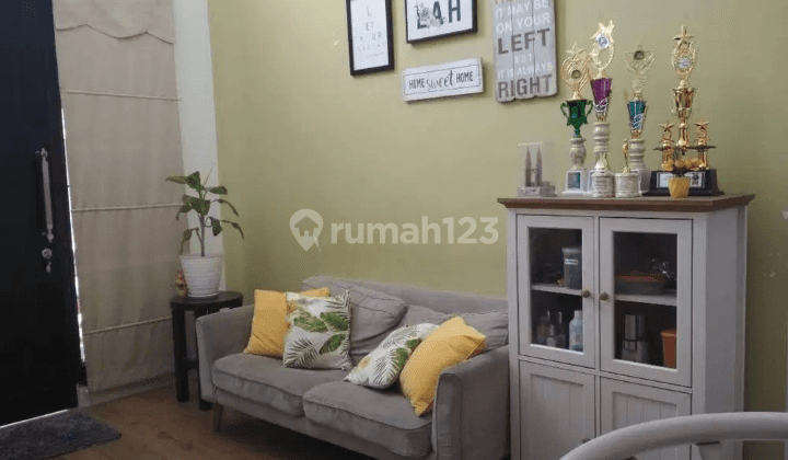 Rumah cantik harga menarik di Graha Raya 1