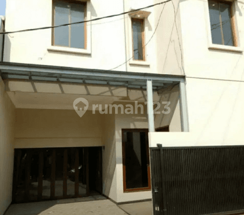 Rumah Modern 2 lantai di Jati Kramat Bekasi 1