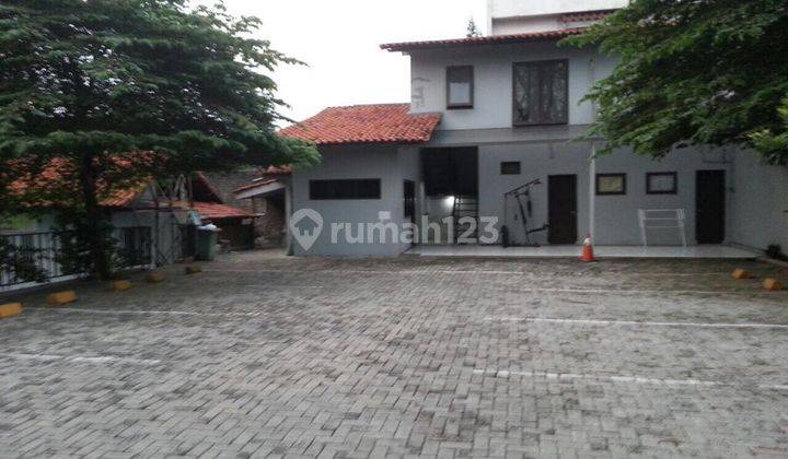 Rumah luas di Area Kemang 1