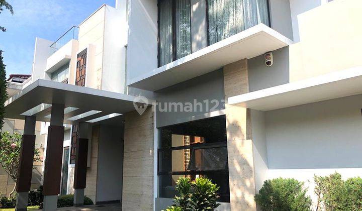 Rumah Lux 3 Lantai di Batununggal Molek 1