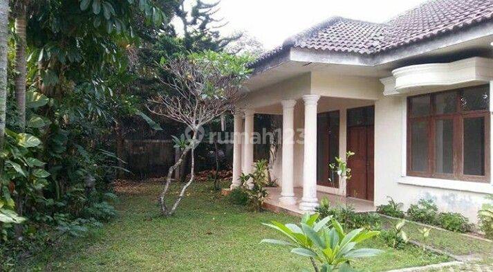 Rumah luas di Kemang Selatan 1