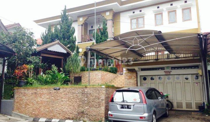 Rumah besar dalam komplek elit taman sari mandalajati bandung 1