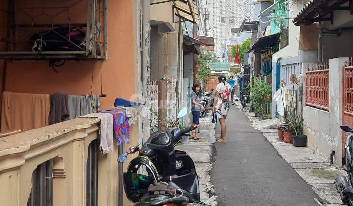 Rumah 2 lantai tanjung duren selatan jakarta barat 1