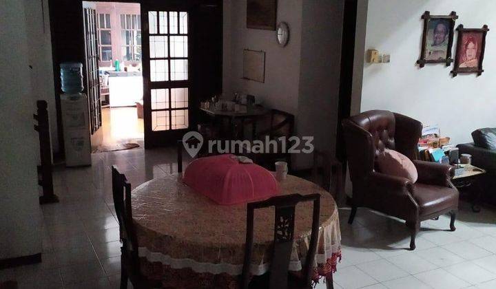 Rumah luas di Jalan Proklamasi Menteng jakarta pusat 2