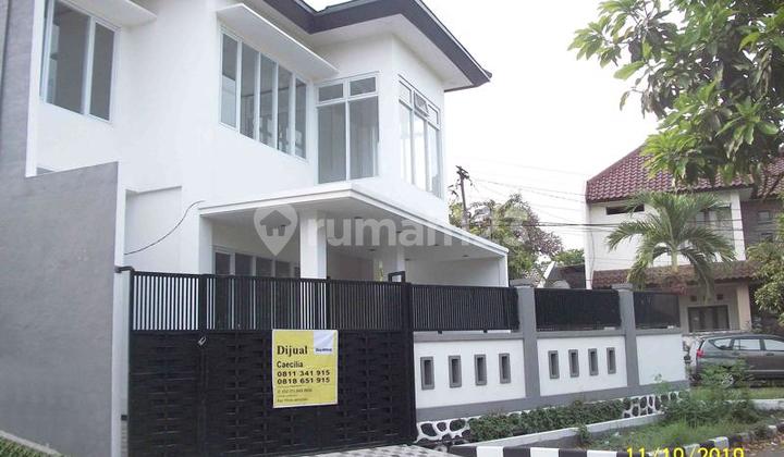 Rumah 2.5 Lantai, Baru Gress, Minimalis, Hoek/ Pojokan, Row Jalan depan Lebar + Paving, Siap Huni, Bisa untuk Rumah Tinggal/Kantor 2