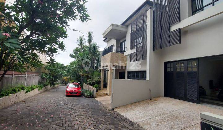 Townhouse di daerah TB Simatupang - Jakarta Selatan 1