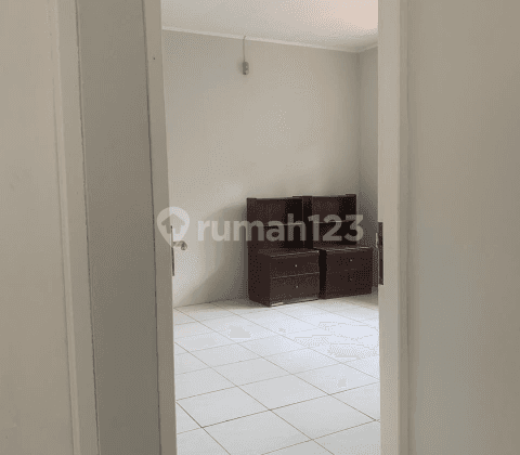 Rumah siap huni di Riverpark sektor 8 Bintaro 2