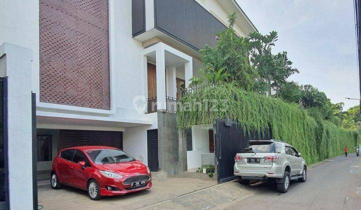 Rumah di Jl. Mandala - Kuningan 1