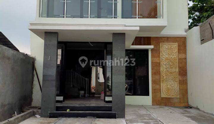 Rumah mewah 2lantai harga murah dekat pintu tol Cibubur cisalak 1