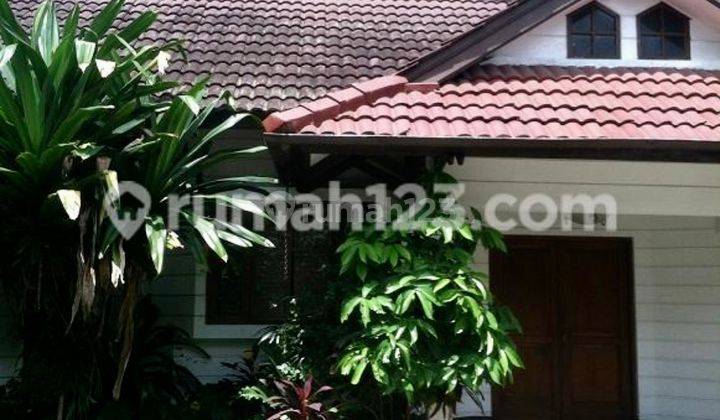 Rumah Semi Furnished Bagus - 5BR+3 (Lt: 1055 m² Lb: 500 m²) 15.2m, Kemang, Jakarta Selatan 1