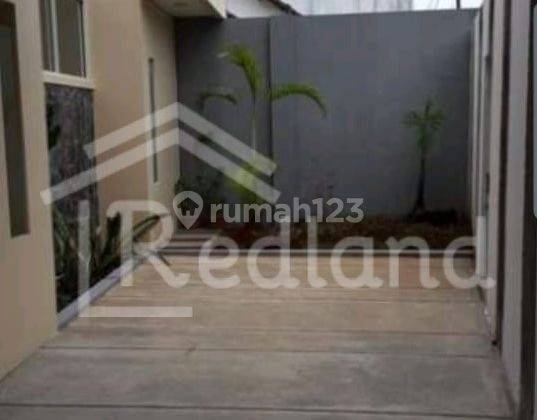 Rumah di Puspanjolo Tengah Raya, Semarang, (Vn0856) 1